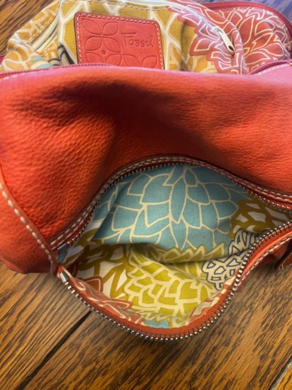 Women's Fossil Leather Purse, Handbag, Zip close, zip pockets, Red, Ex Con! - Picture 7 of 8